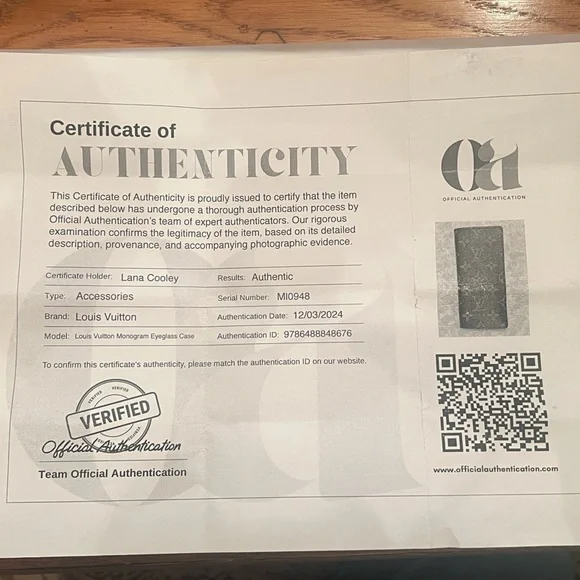 Louis Vuitton Soft Sunglasses Case - Picture 10 of 12